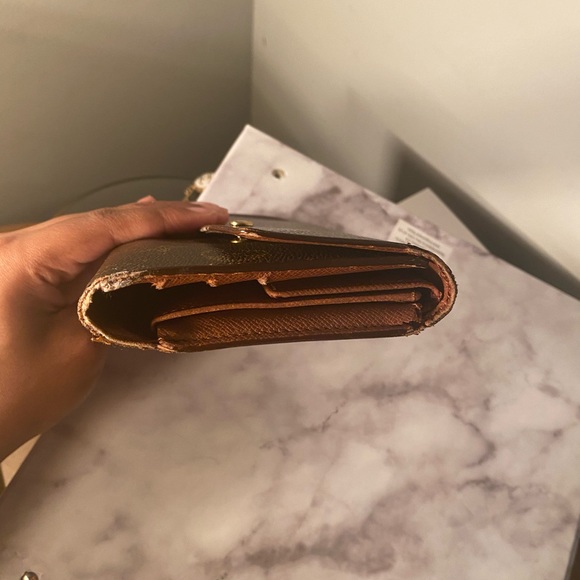 AUTHENTIC Louis Vuitton long trifold wallet - Picture 5 of 5